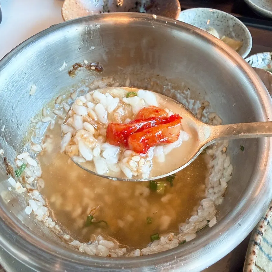 Scorched rice water made by adding water to the pot rice