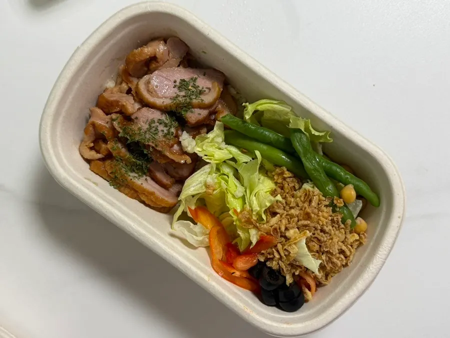 Chicken Light served with sriracha mayo