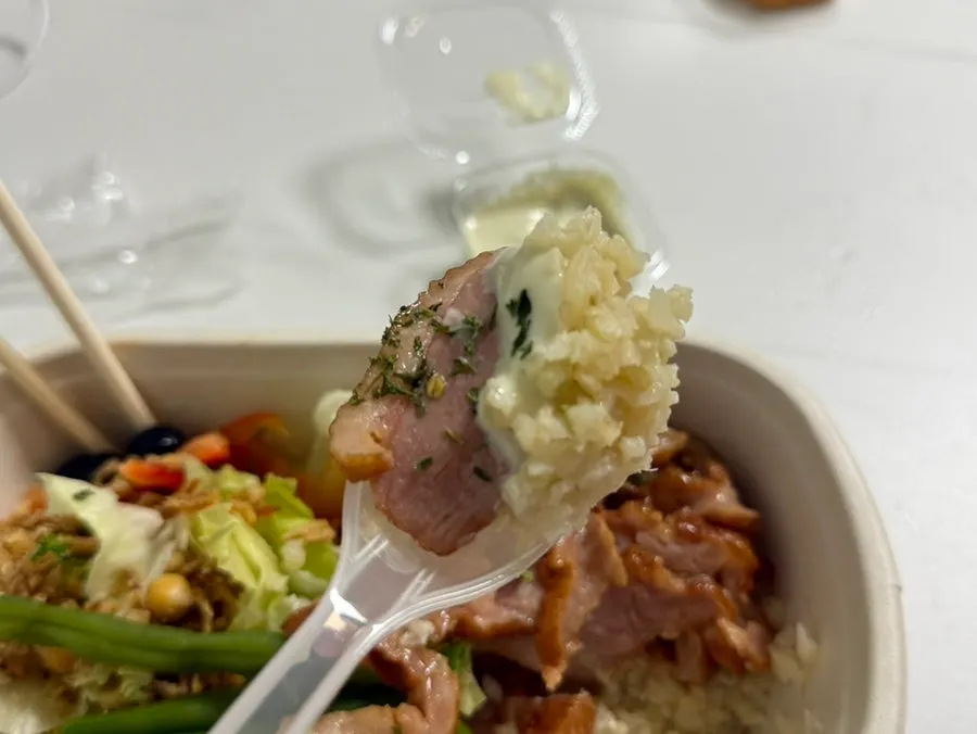 Box combination with smoked duck and vegetables