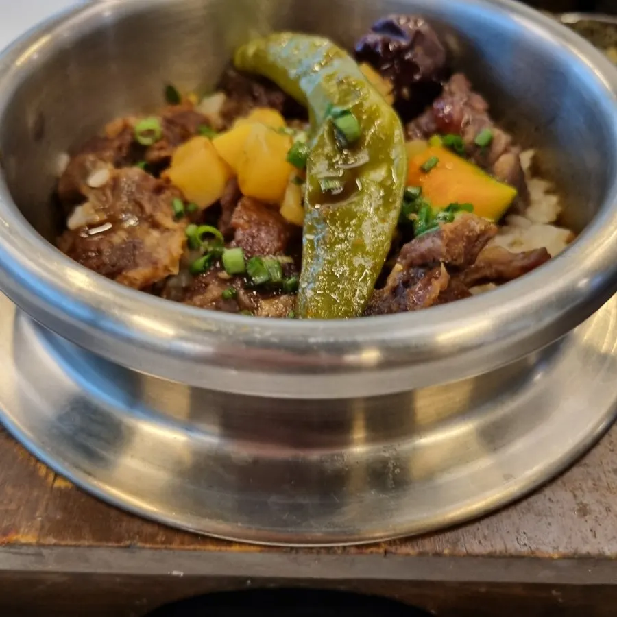 Beef rib pot rice and seaweed soup