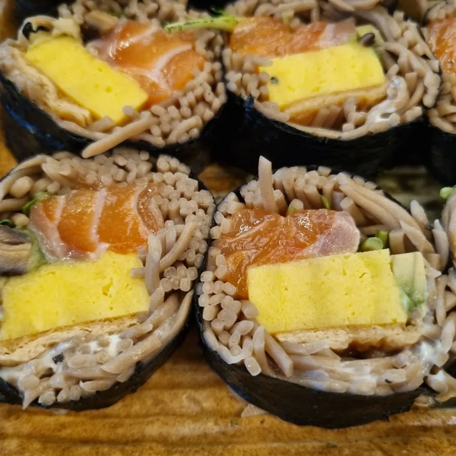 Beef rib pot rice and fresh salmon gimbap at Sorori Sotbap in Gagyeong-dong, Cheongju