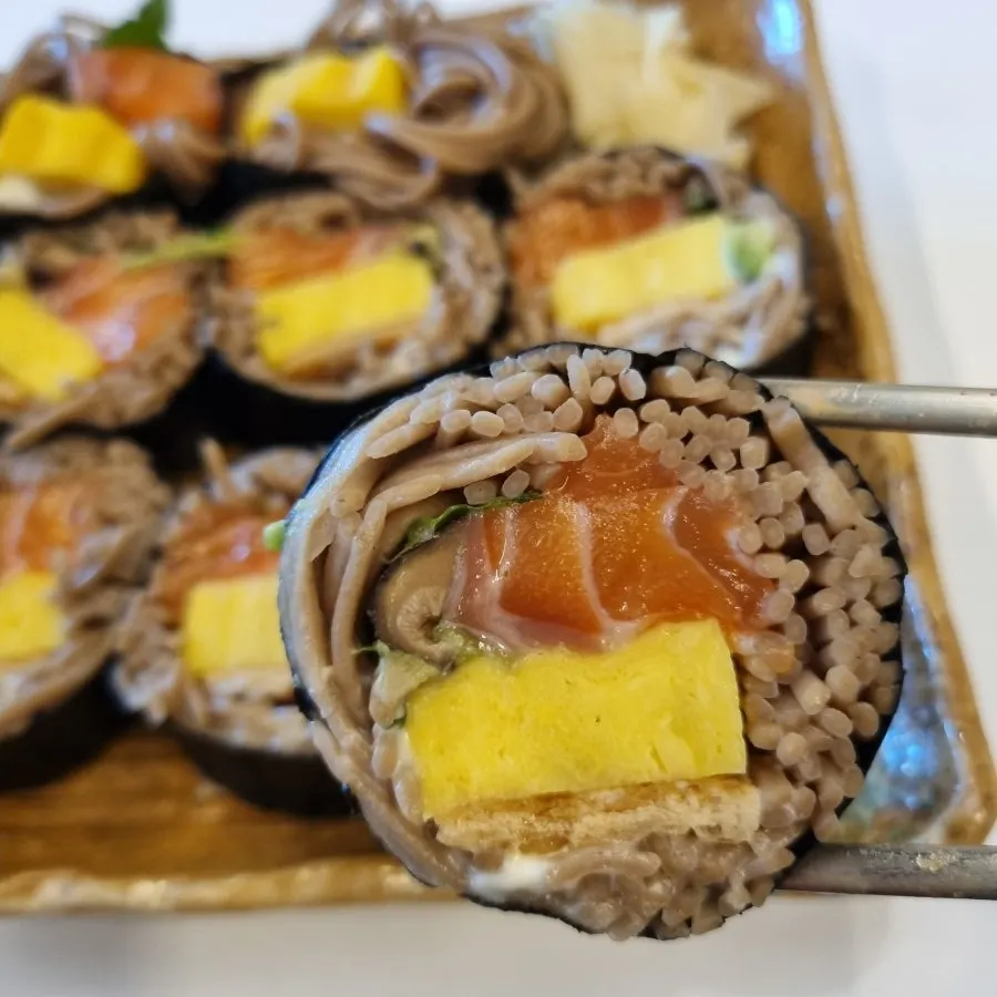 Beef rib pot rice and fresh salmon gimbap at Sorori Sotbap in Gagyeong-dong, Cheongju
