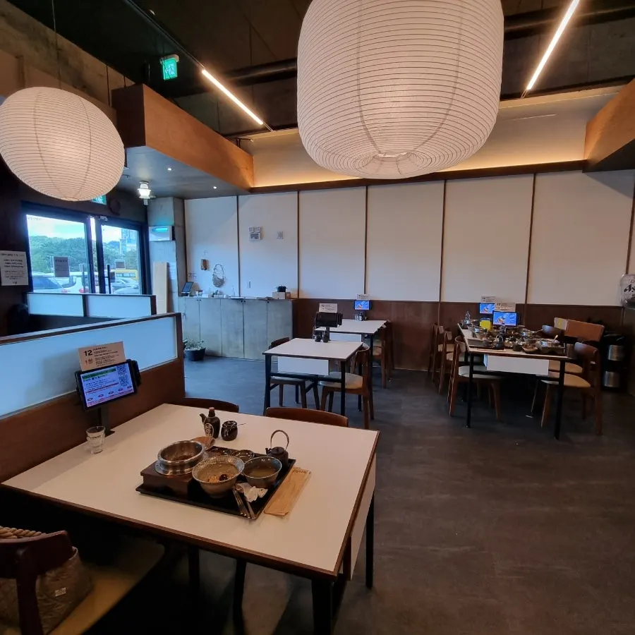 Beef rib pot rice and fresh salmon gimbap at Sorori Sotbap in Gagyeong-dong, Cheongju