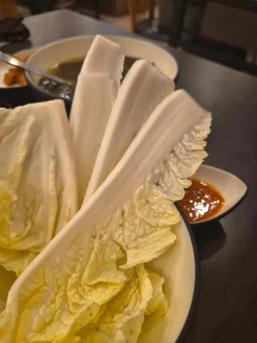 Jeju Badang interior with widely spaced tables