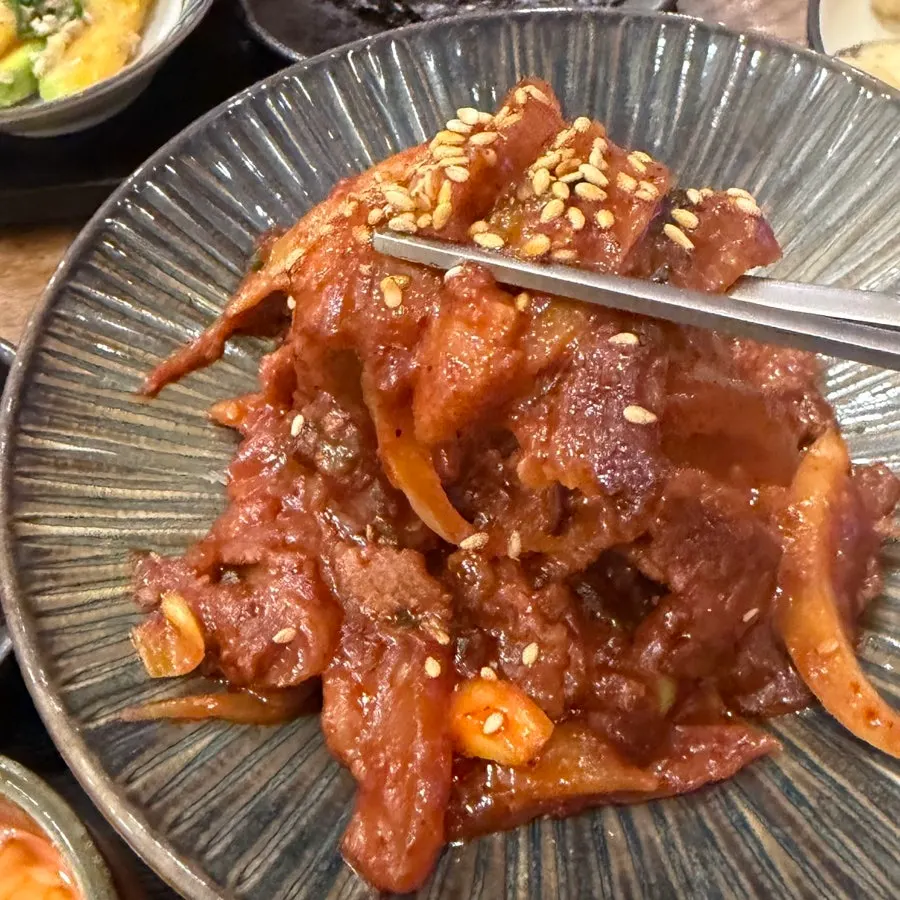 Gochujang bulgogi set with baby napa cabbage