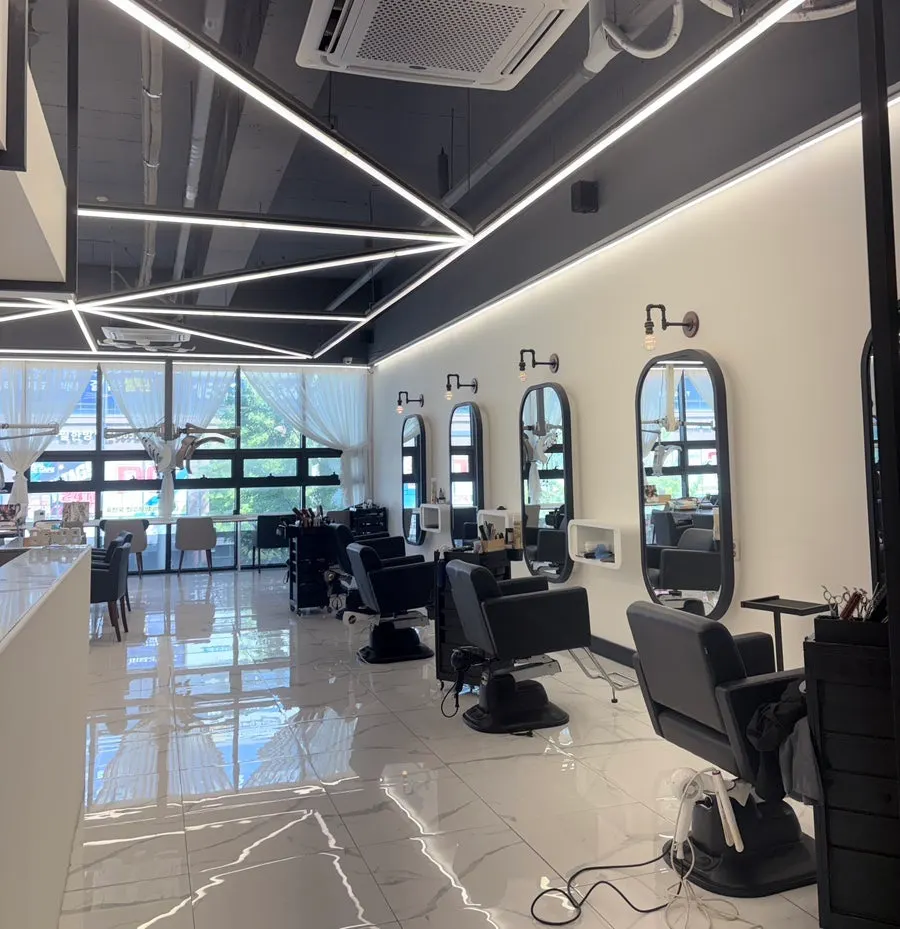Waiting area at Salon Of Gangseo Branch
