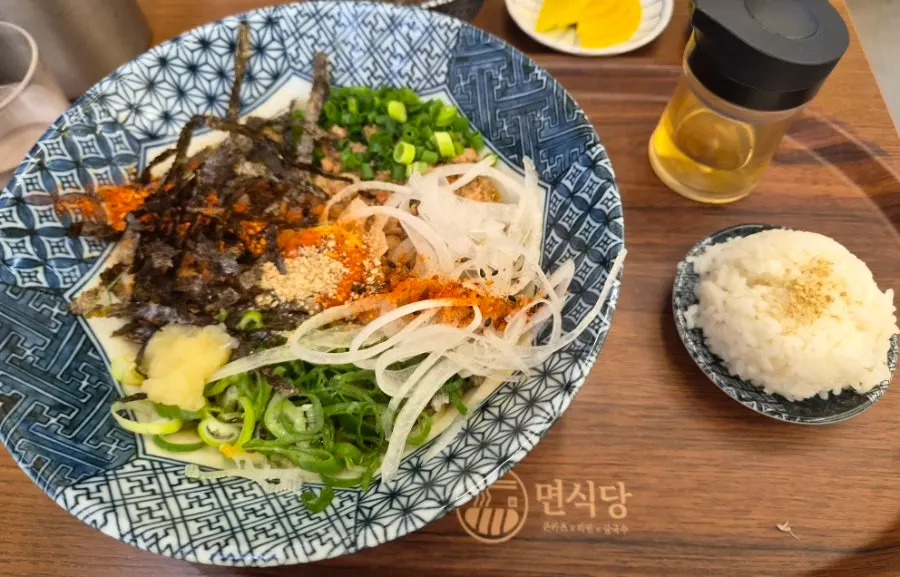 면식당 대표 메뉴 마제소바 한 그릇