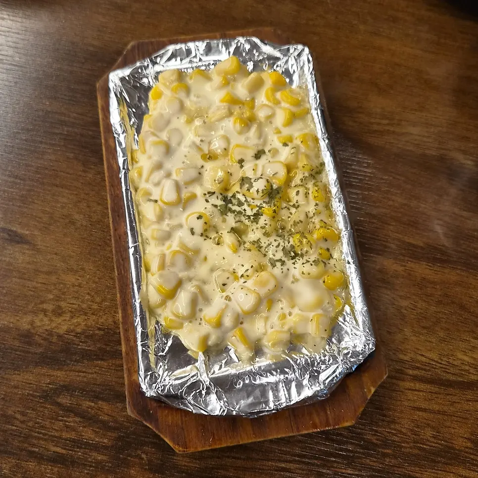 폭신한 계란찜과 무료 콘치즈