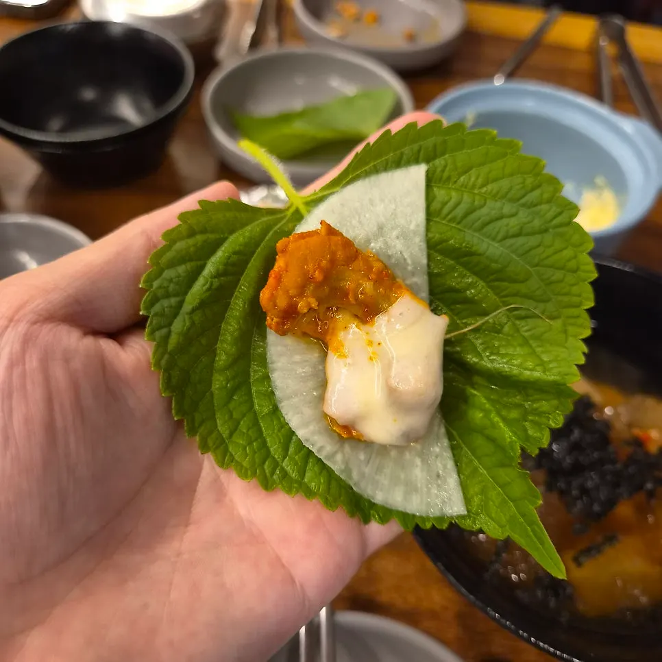 양념이 밴 등갈비 살과 떡
