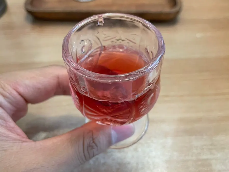 Welcome tea mixed with omija and bokbunja
