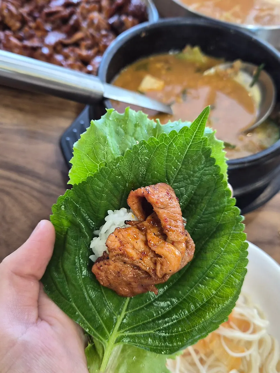 Charcoal-grilled gochujang pork with a smoky taste