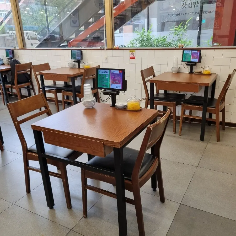 Table seating at Myeonsikdang Jiwel City