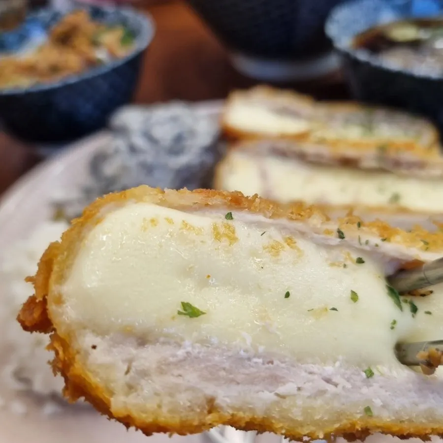 Crispy mozzarella cheese katsu