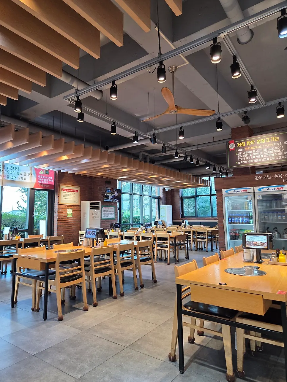 Exterior of Ojangdong Heungnamjip Cheongju Branch in Namil-myeon, Cheongju