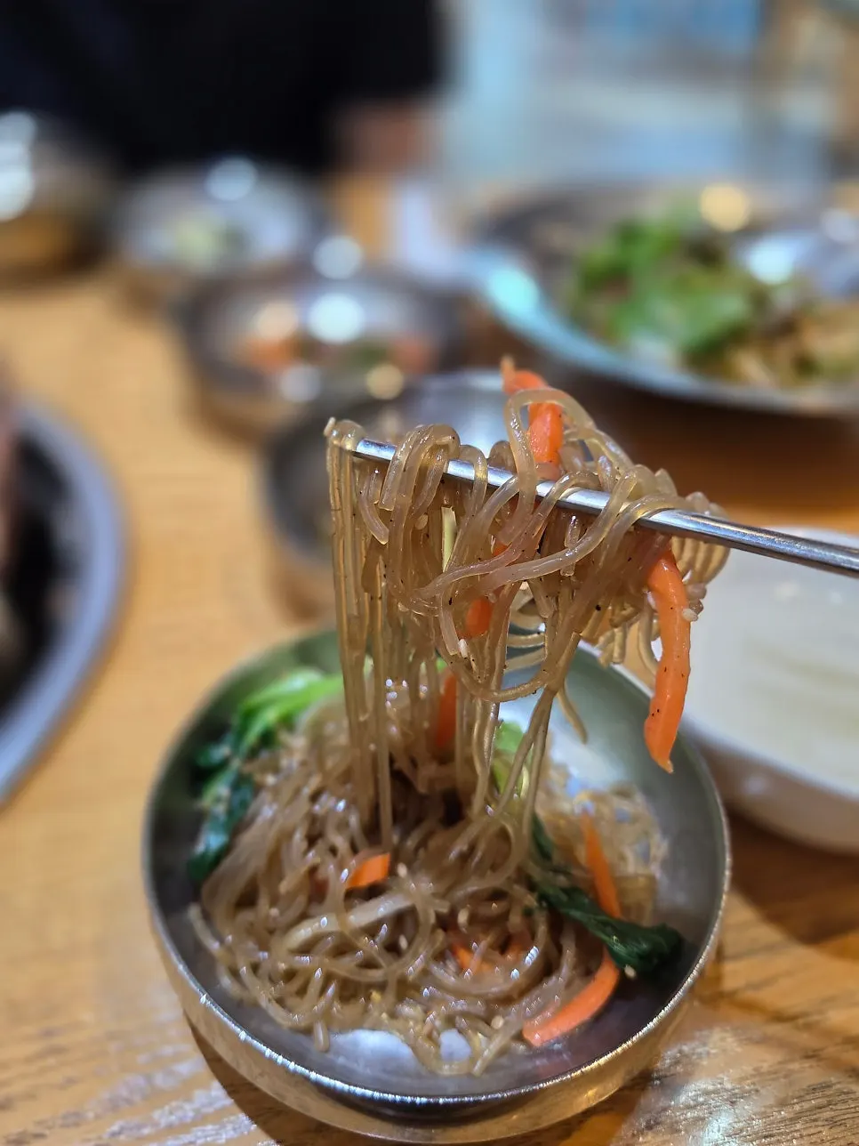 Hanwoo raw bulgogi eaten together with rice