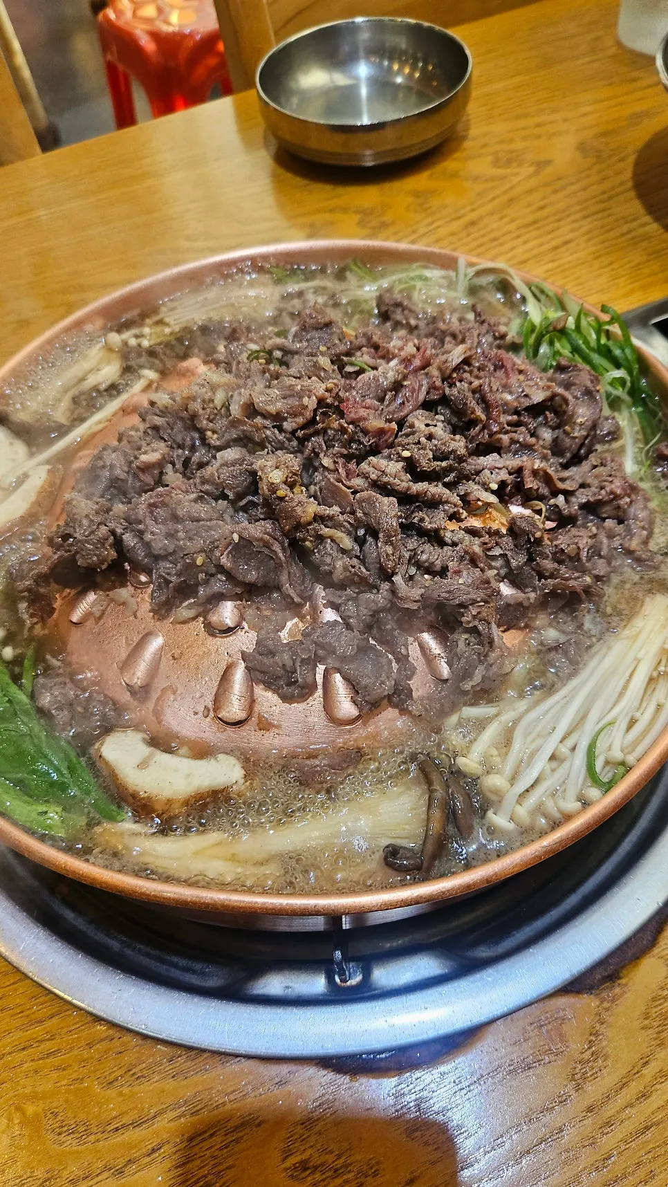 불판에 올려진 한우불고기