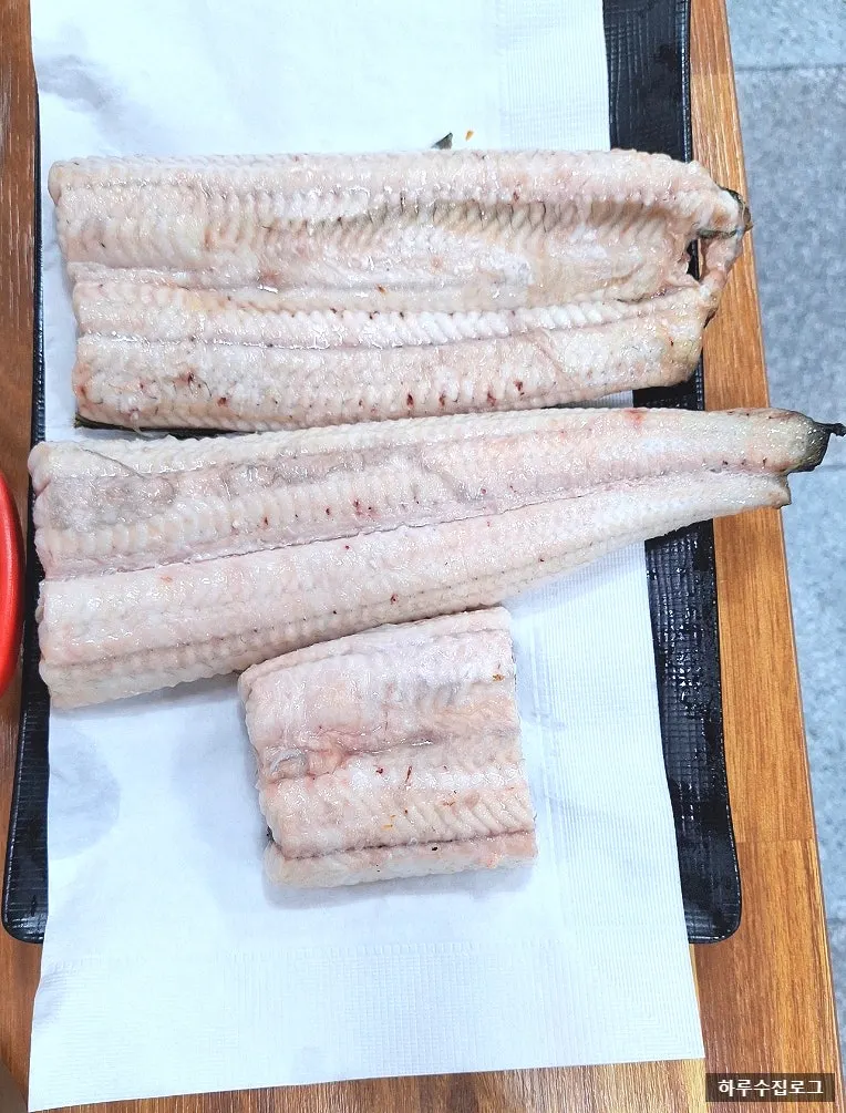 Thick, trimmed pungcheon eel