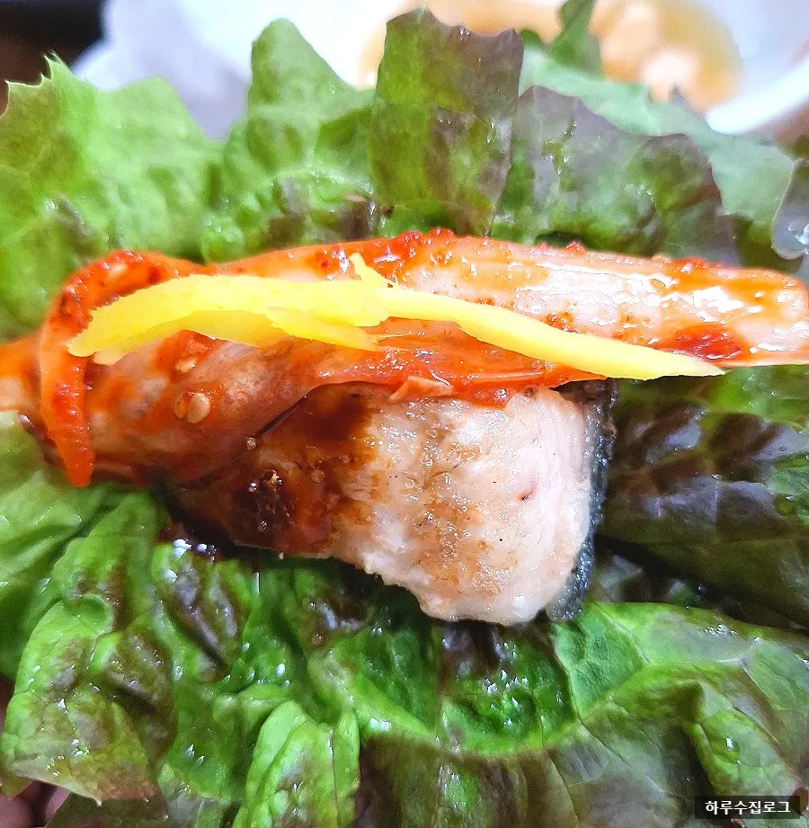 Eel placed on perilla leaf pickles