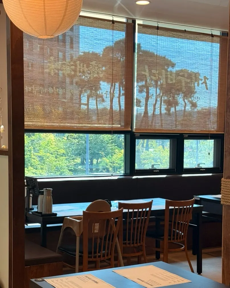Restaurant suited to family meals and gatherings