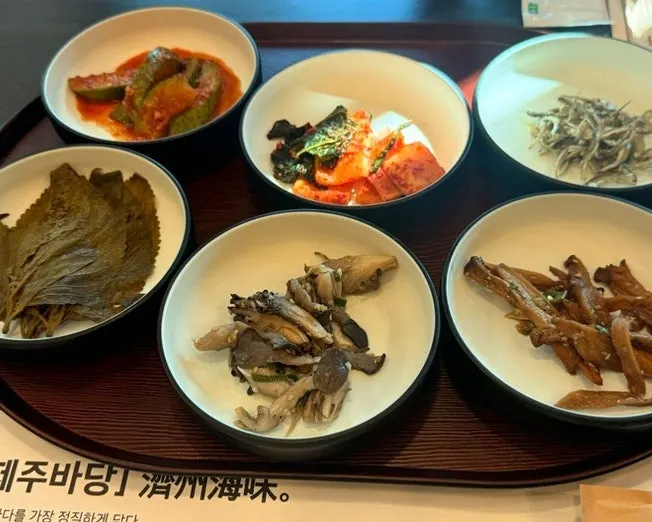 Grilled fish and braised hairtail meal set