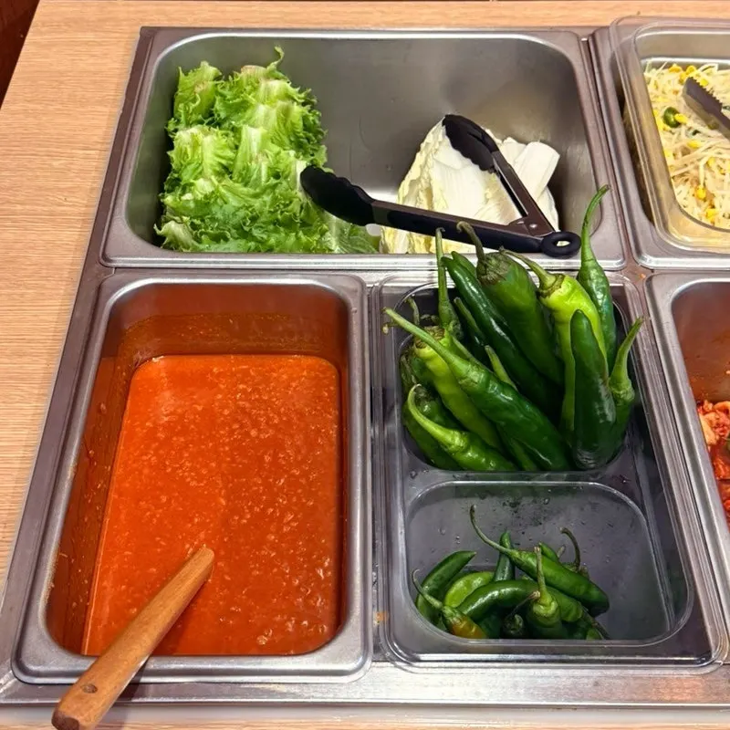 Self-serve side dishes served with the main dishes