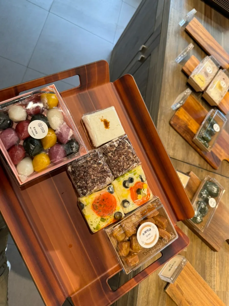 Thank-you rice cakes and custom event rice cake products