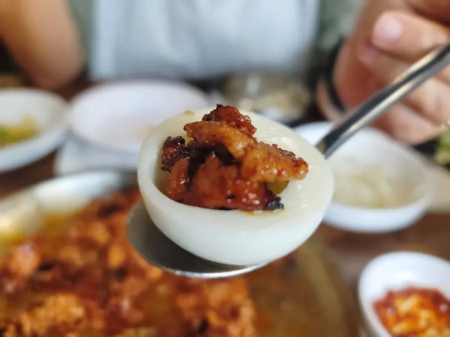 Charcoal gochujang grilled pork meal setting