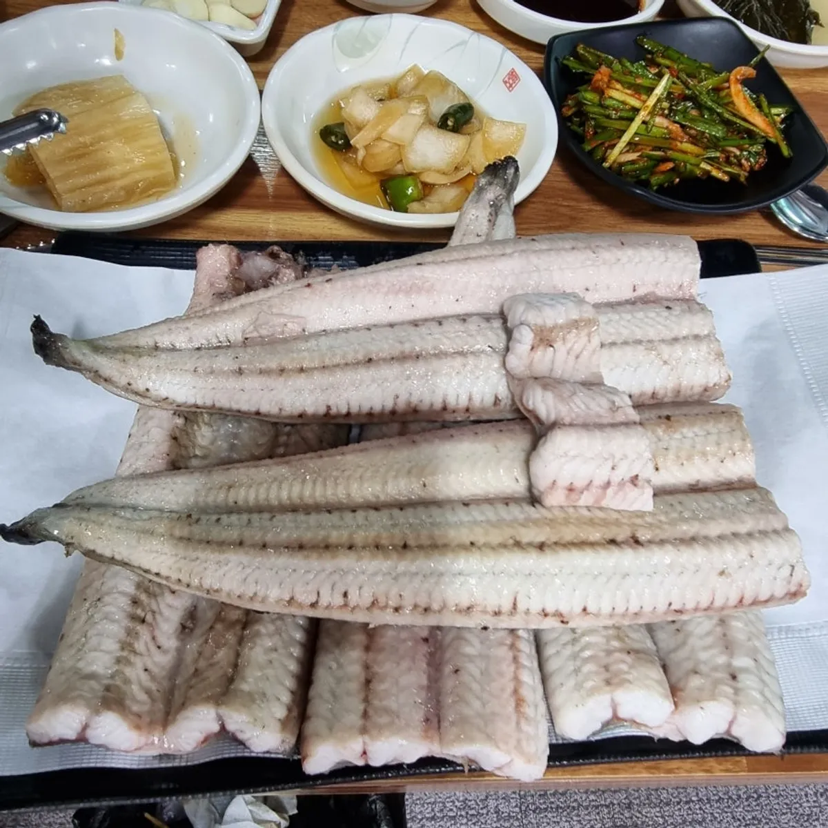 1kg of pre-grilled river eel at Samhwa Susan