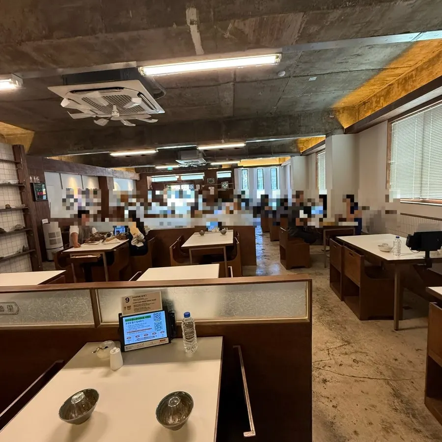 Antique decorations inside Sorori Cheongju Main Branch