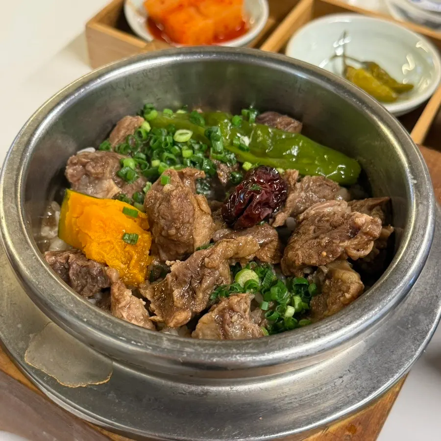 A full galbi pot-rice meal at Sorori Cheongju Main Branch