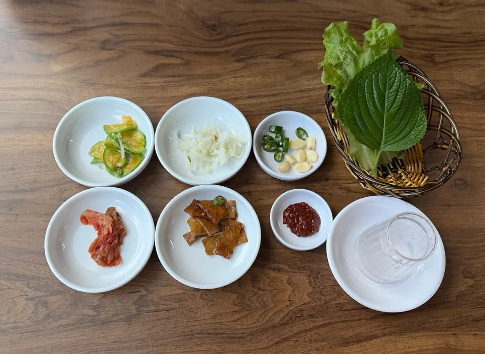 Basic side dishes including fish cake