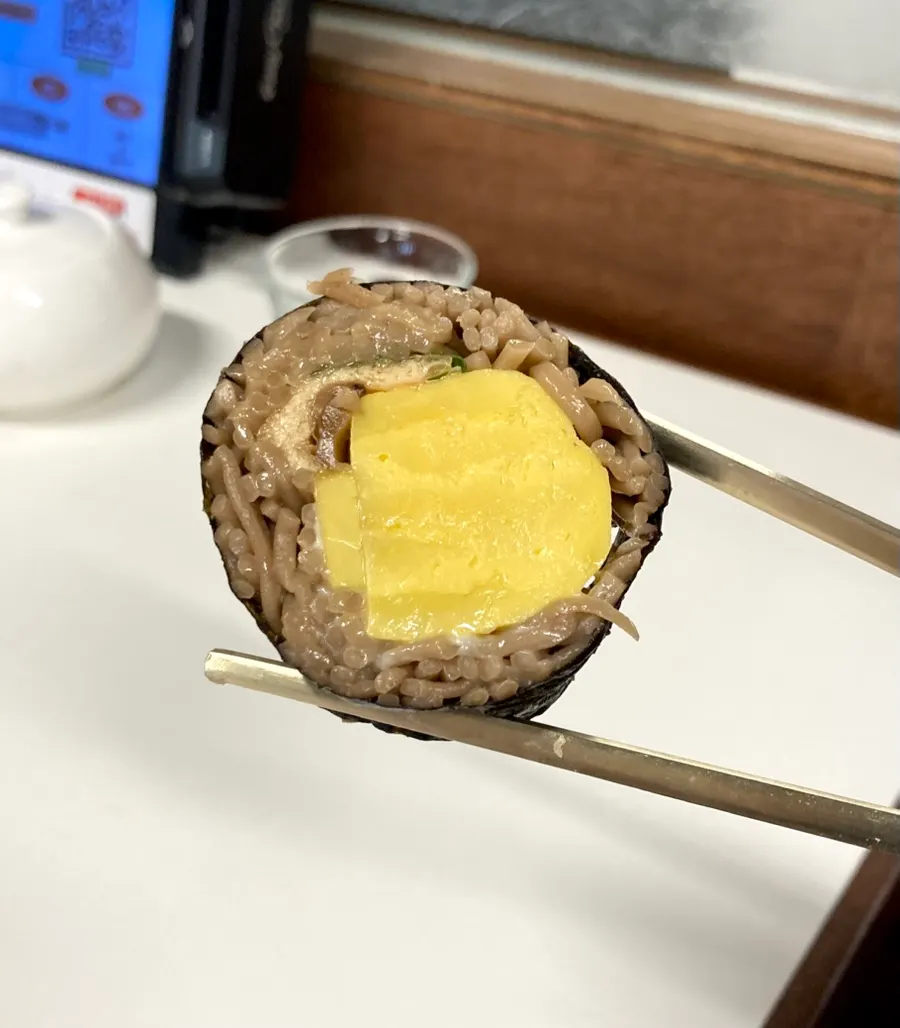 달걀말이가 들어간 메밀김밥