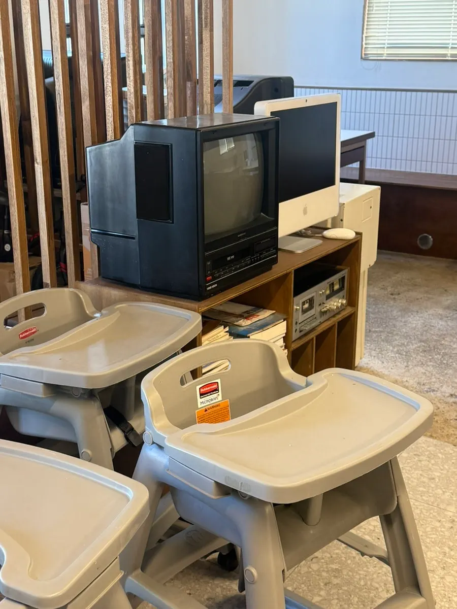 Baby tableware and self-service bar