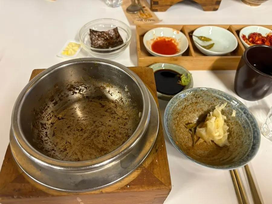 김과 소스로 싸 먹는 솥밥