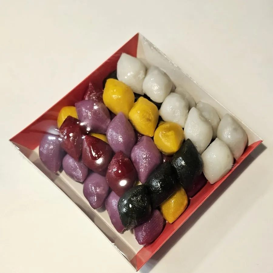 Chuseok 5-color songpyeon plated for serving
