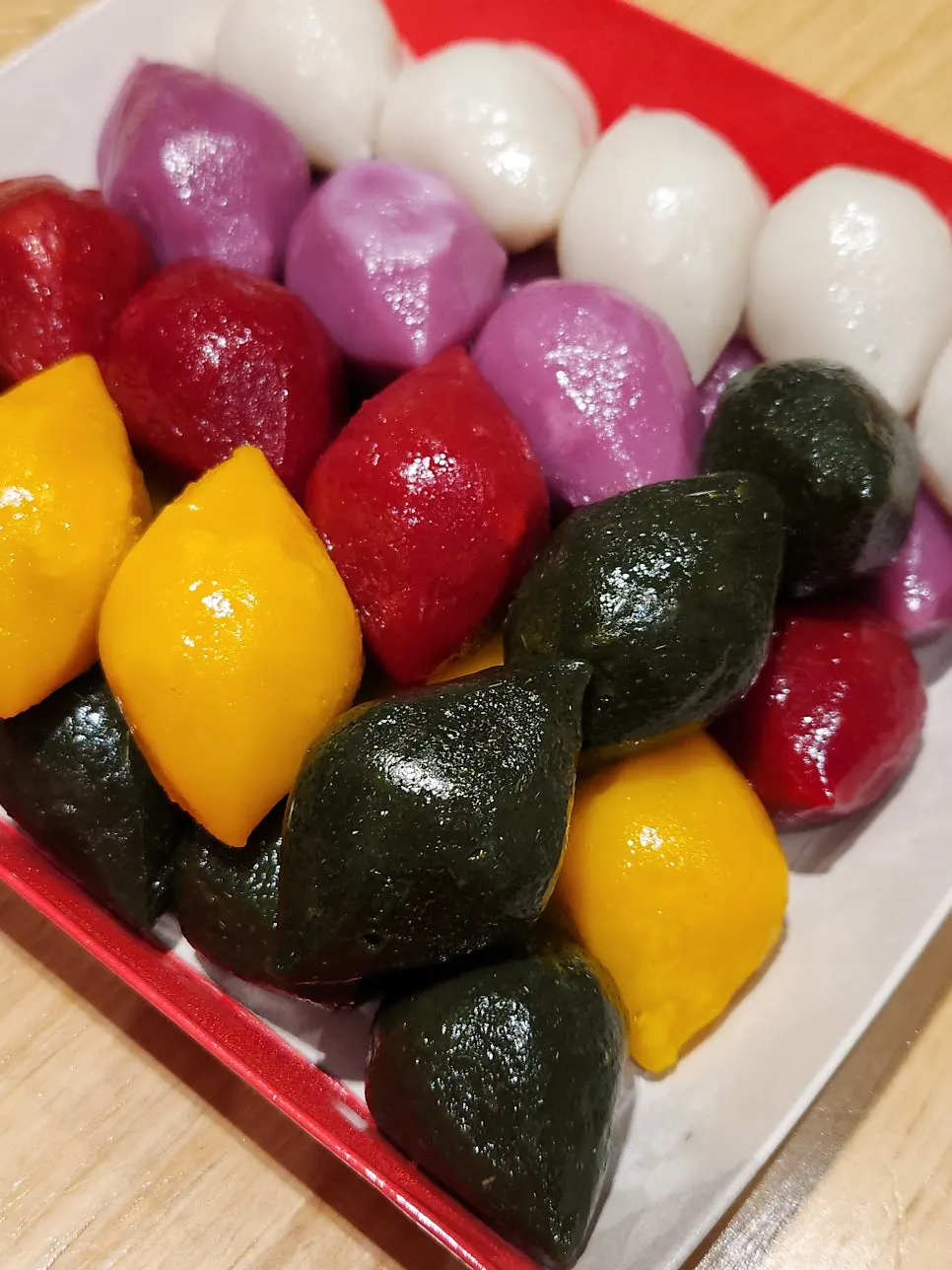 きな粉をまとったカボチャインジョルミ一切れ