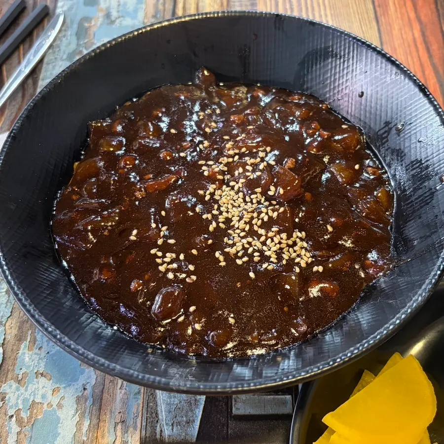 Gyodong Jjamppong's ulzzajang with a thin, brothy sauce