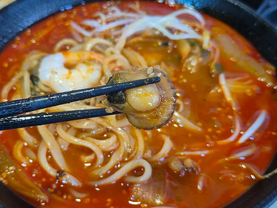 Scallops, squid, and shrimp in the jjamppong