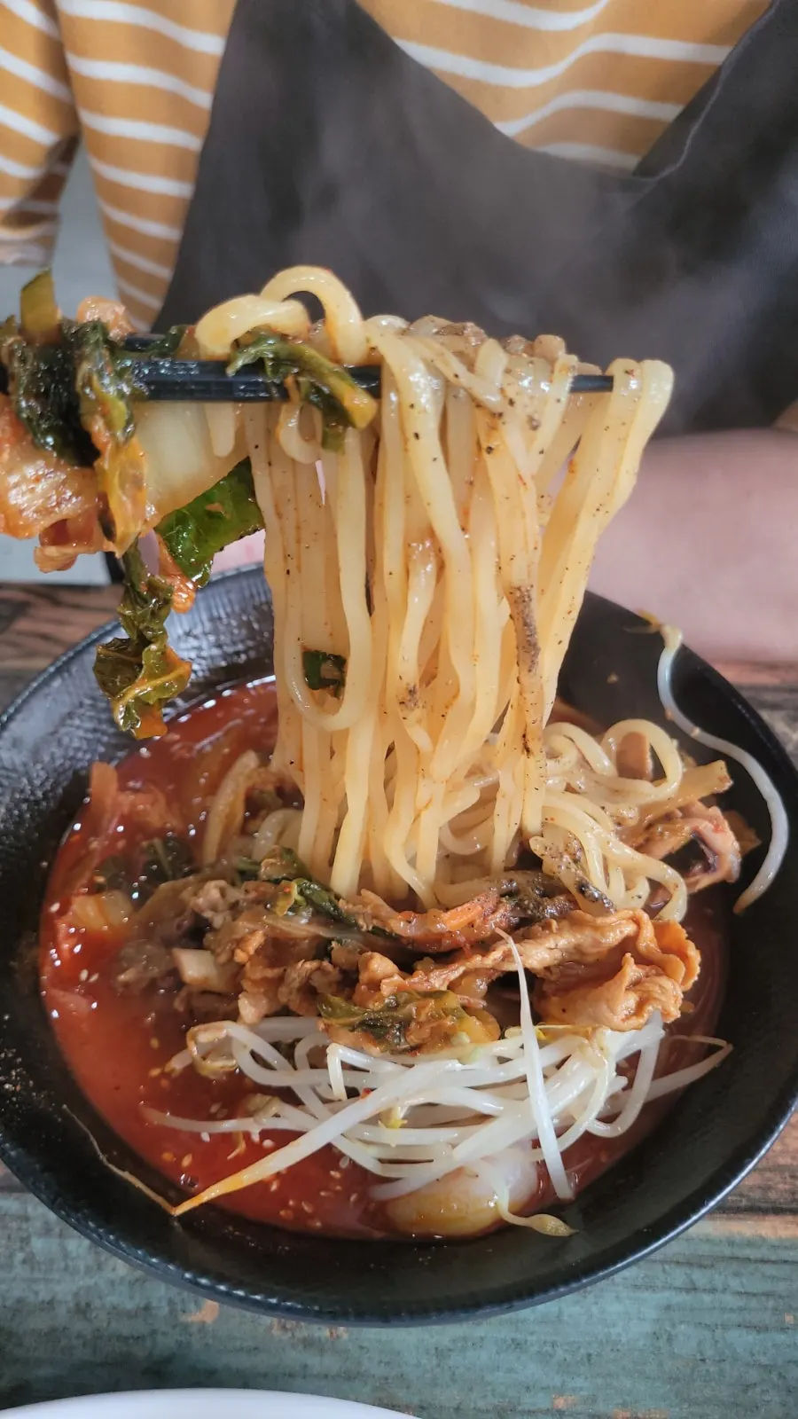 숙주와 해산물이 올라간 짬뽕 클로즈업