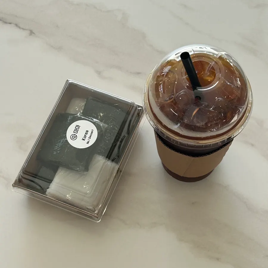Anggojeolpyeon served alongside an ice americano