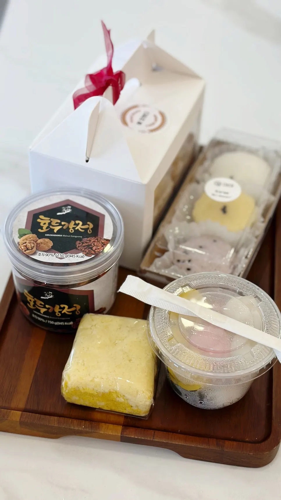 꿀떡과 기정떡을 맛본 상차림