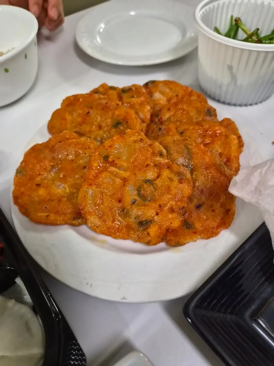 집에서 구운 냉동 김치전