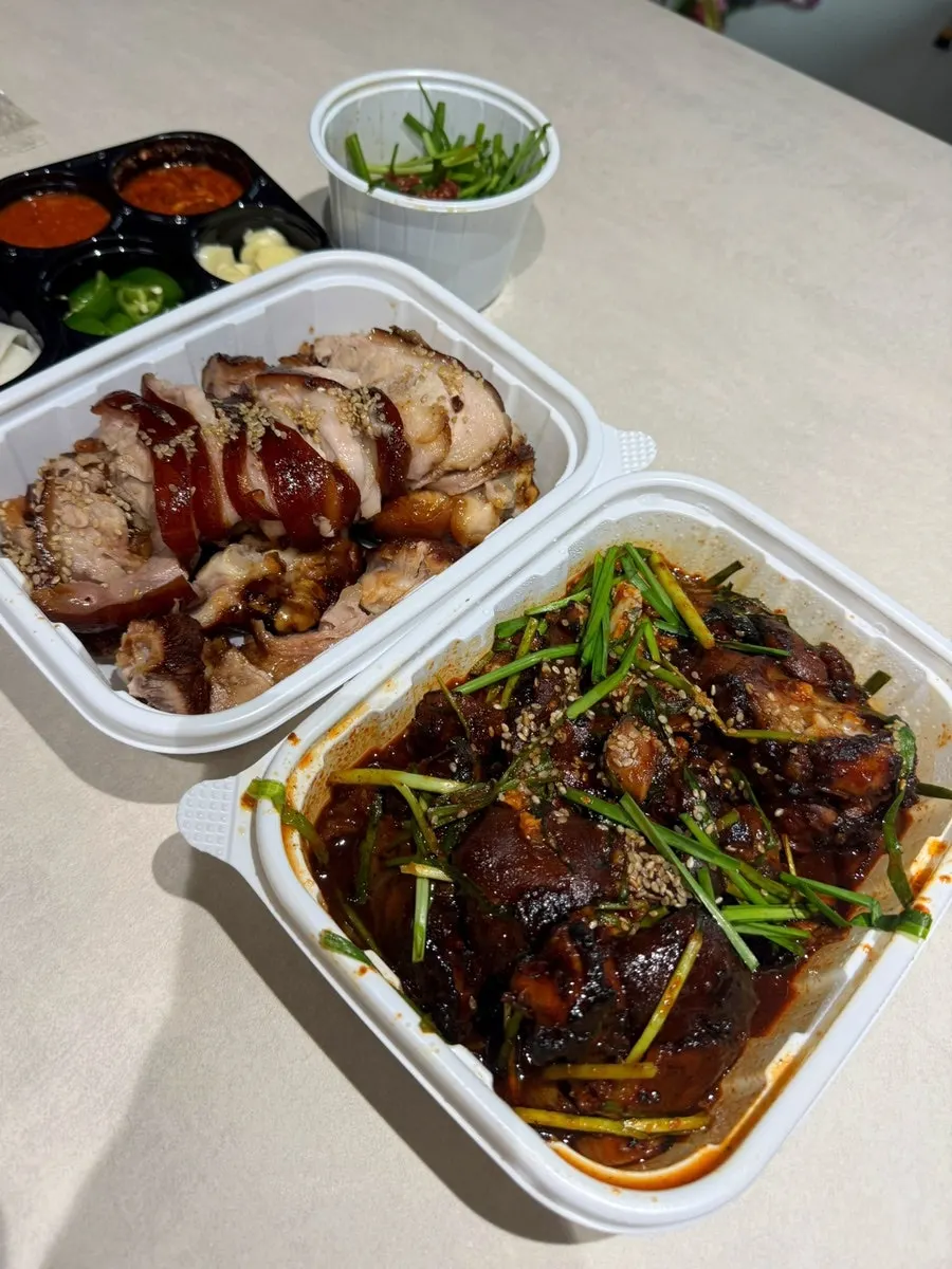 무생채와 고추채장아찌 등 기본찬