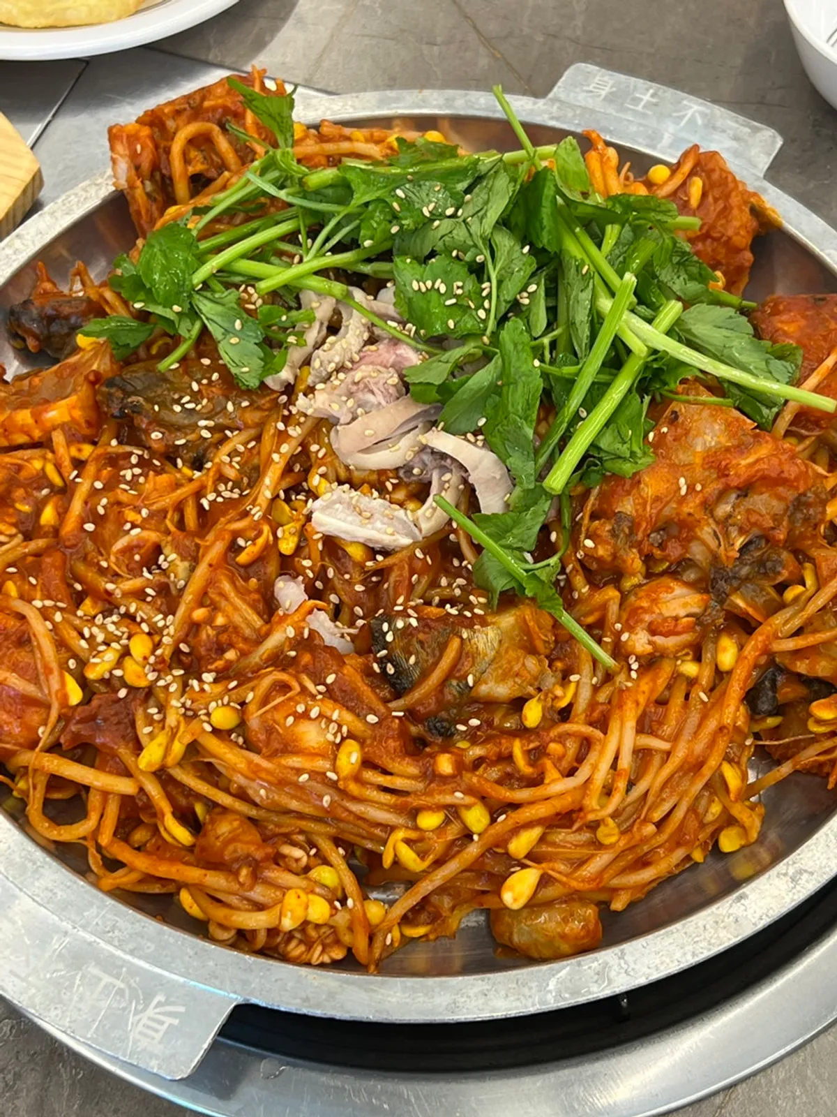Generous serving of sizzling-plate agu-jjim
