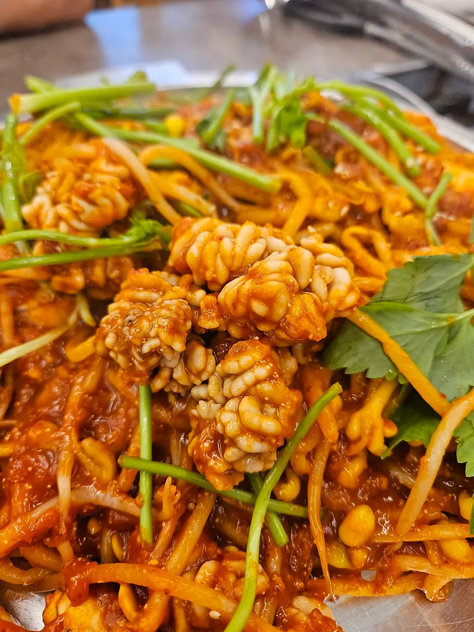 Roe with sauce and bean sprouts