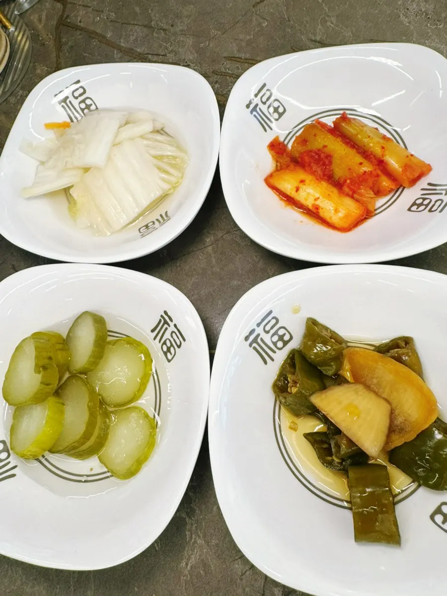 아구찜과 함께 차려진 한상 구성