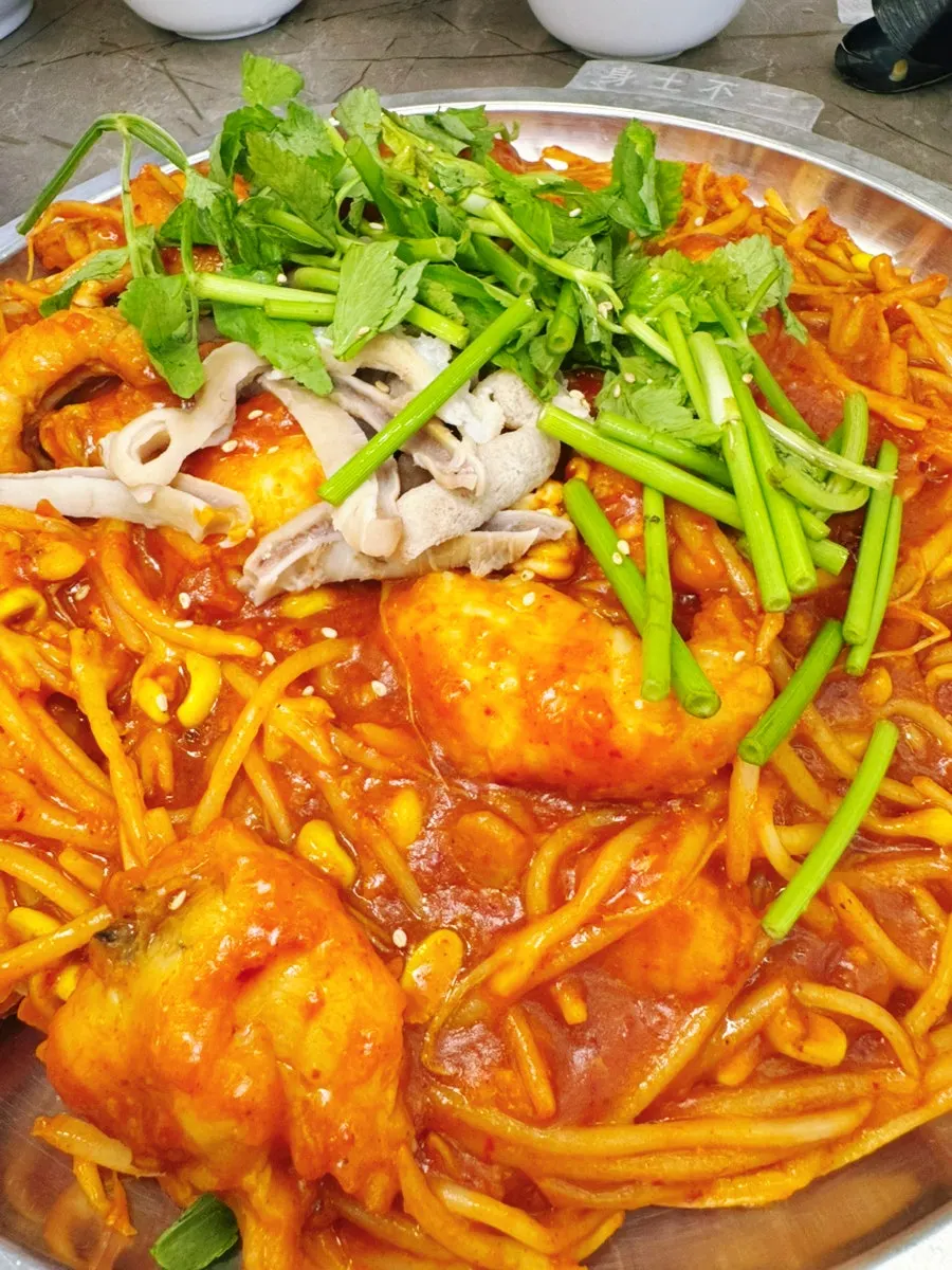 식사 마무리 무렵의 철판 아구찜