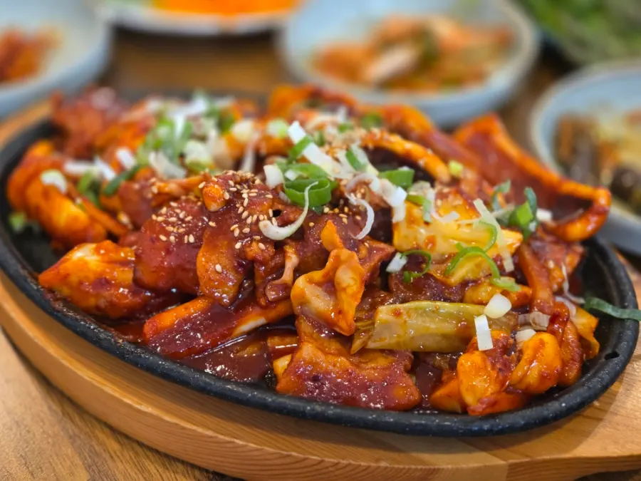 오삼불고기와 함께한 정식