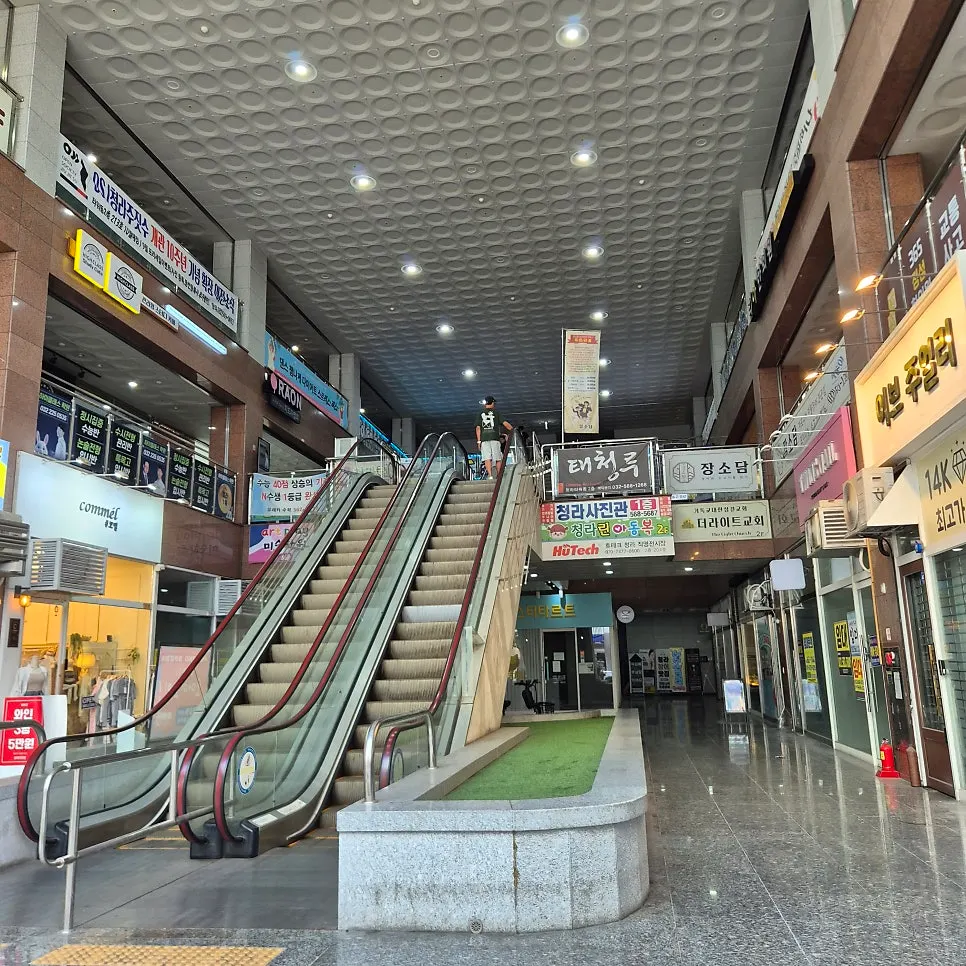 Entrance arrow for Jangsodam Cheongna Main Branch