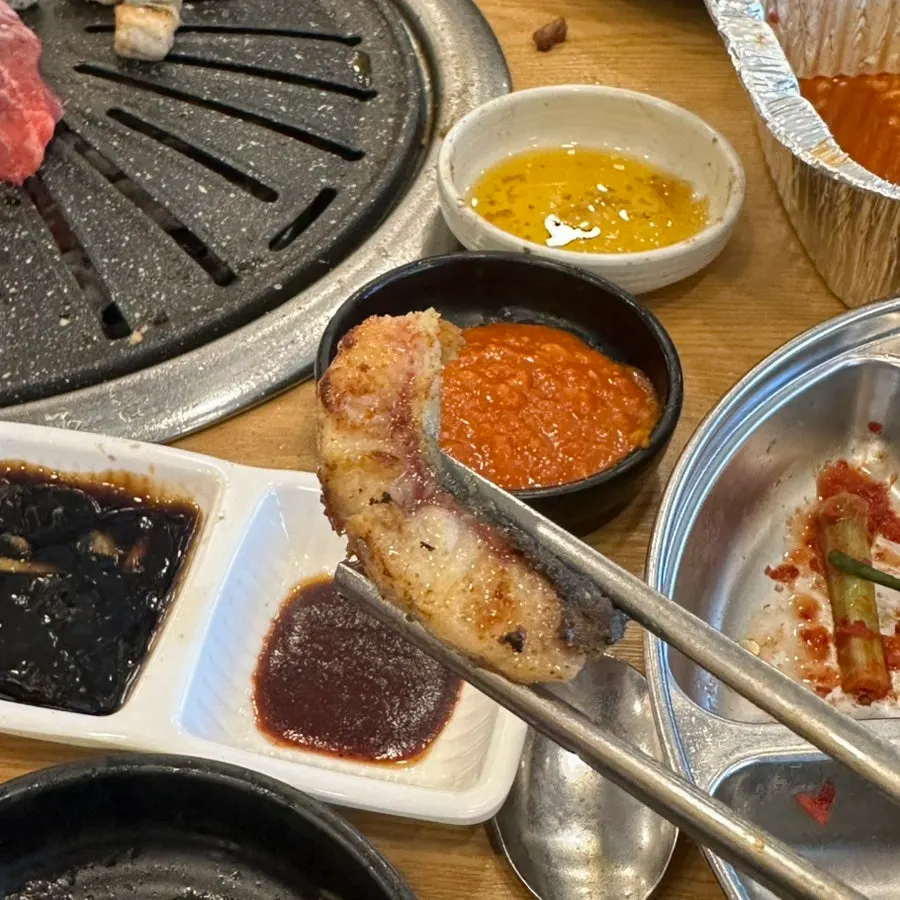 노릇하게 구워지는 장소담 장어